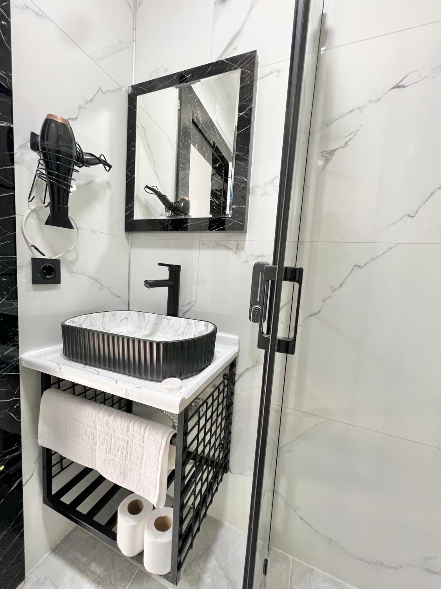 Taksim Larissa Hotel Suites Isztambul Kültér fotó