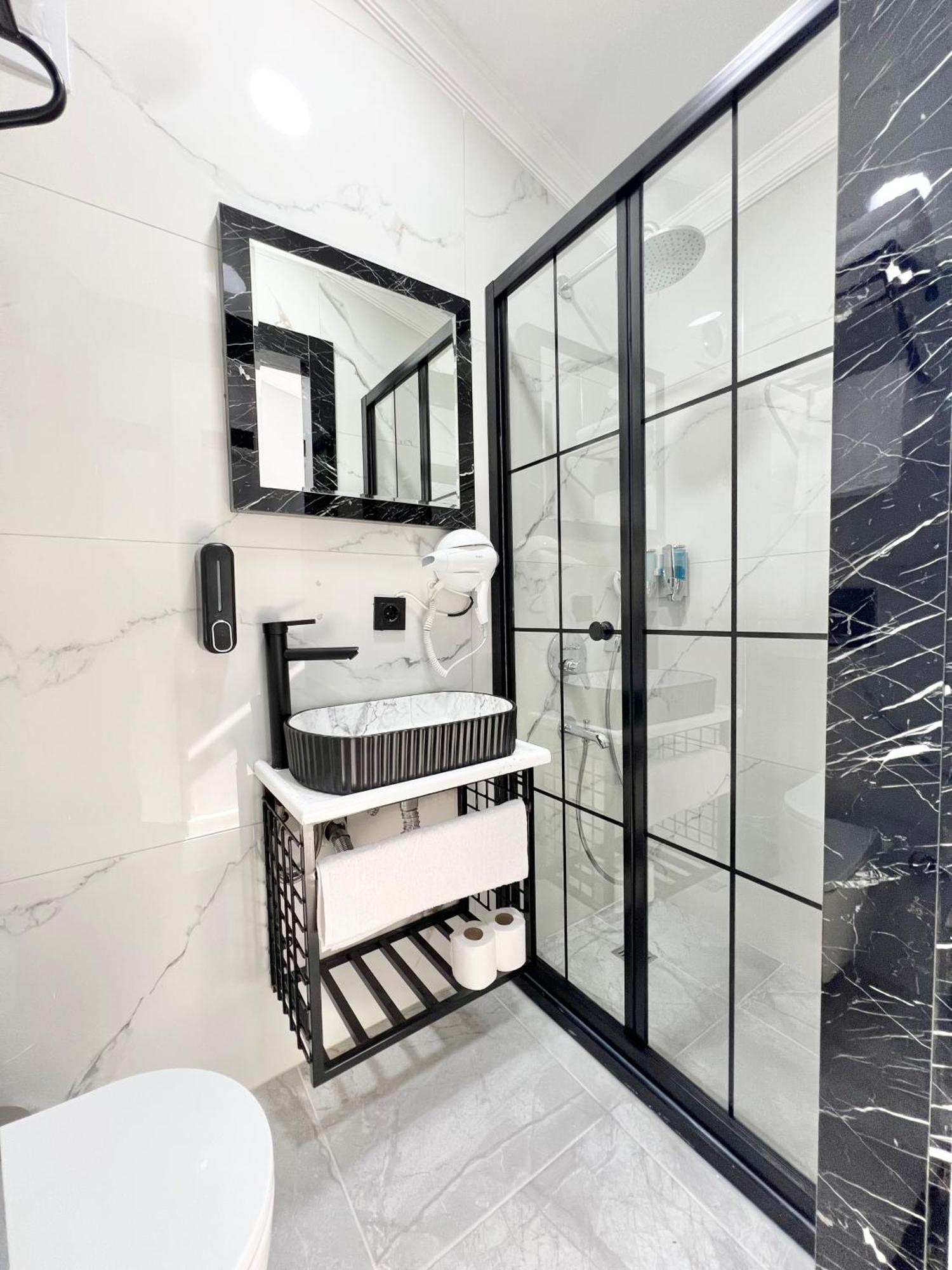 Taksim Larissa Hotel Suites Isztambul Kültér fotó